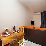아파트 Royal Delta-5 By Interhome